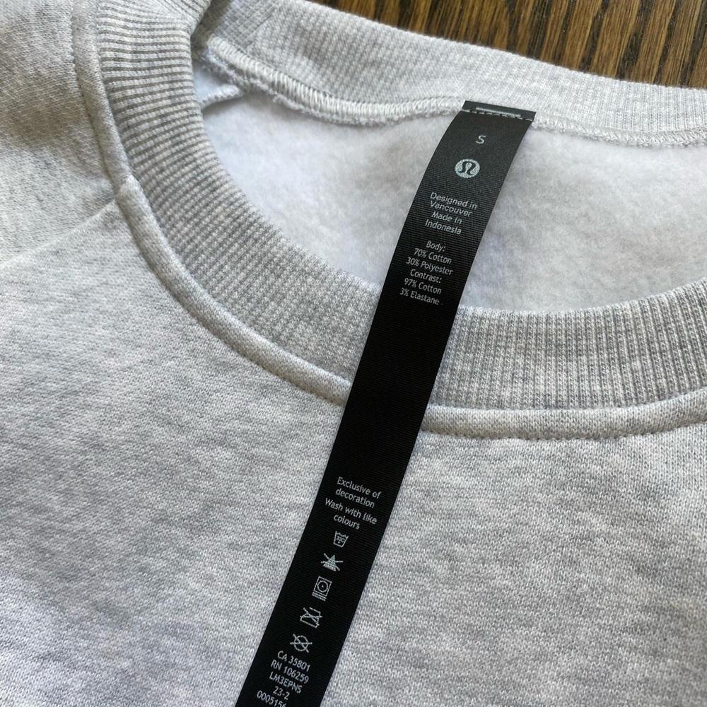 Lululemon x Ohio State University Classic Fit Fleece Crew - Picture 2 of 5